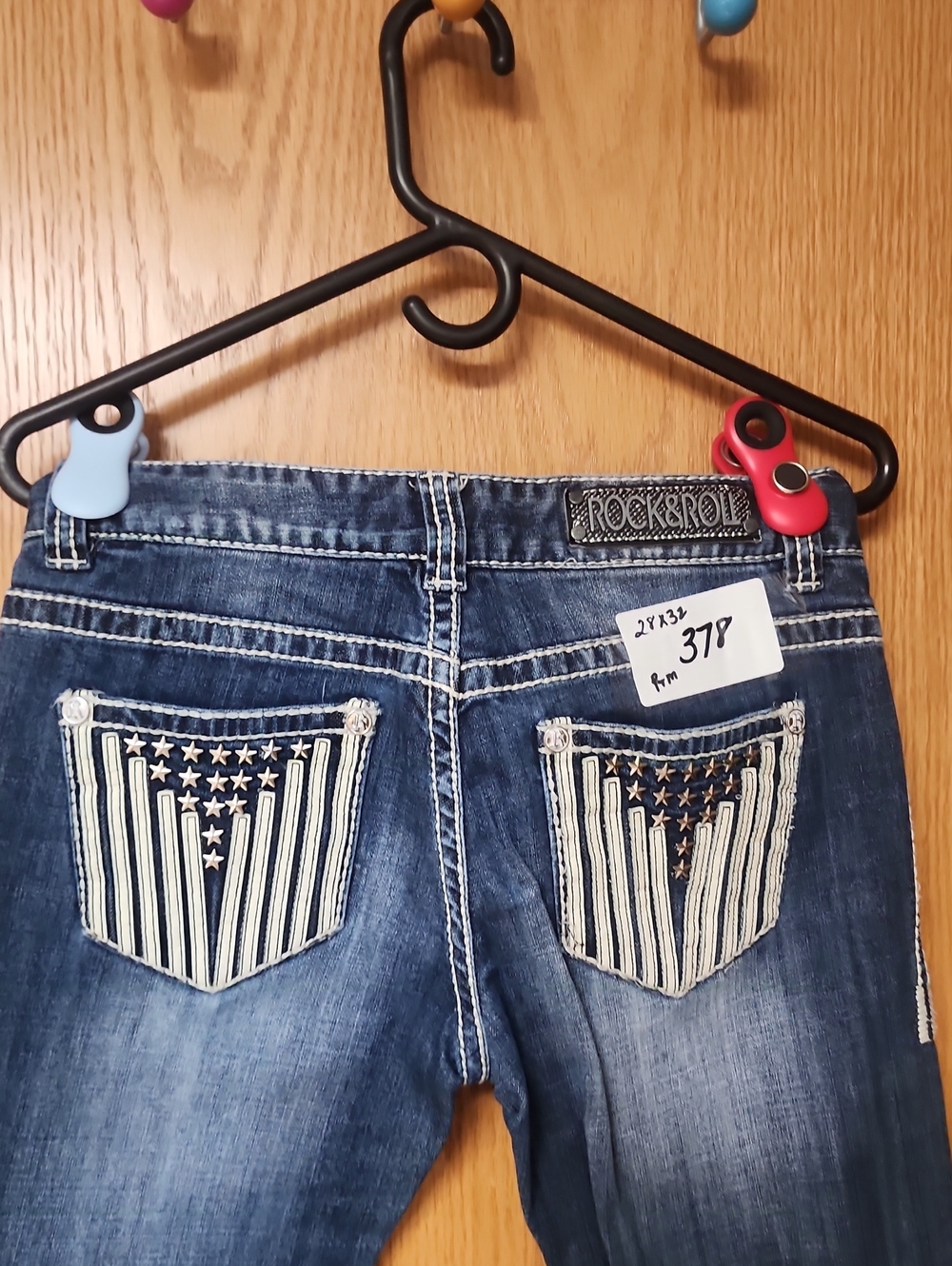 Rock & Roll Women's Jeans with Star-Striped Back Pockets 28x32 number 378 - Picture 4 of 10